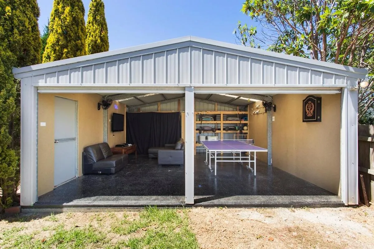 4-bed 3-bath Sunset Haven *
