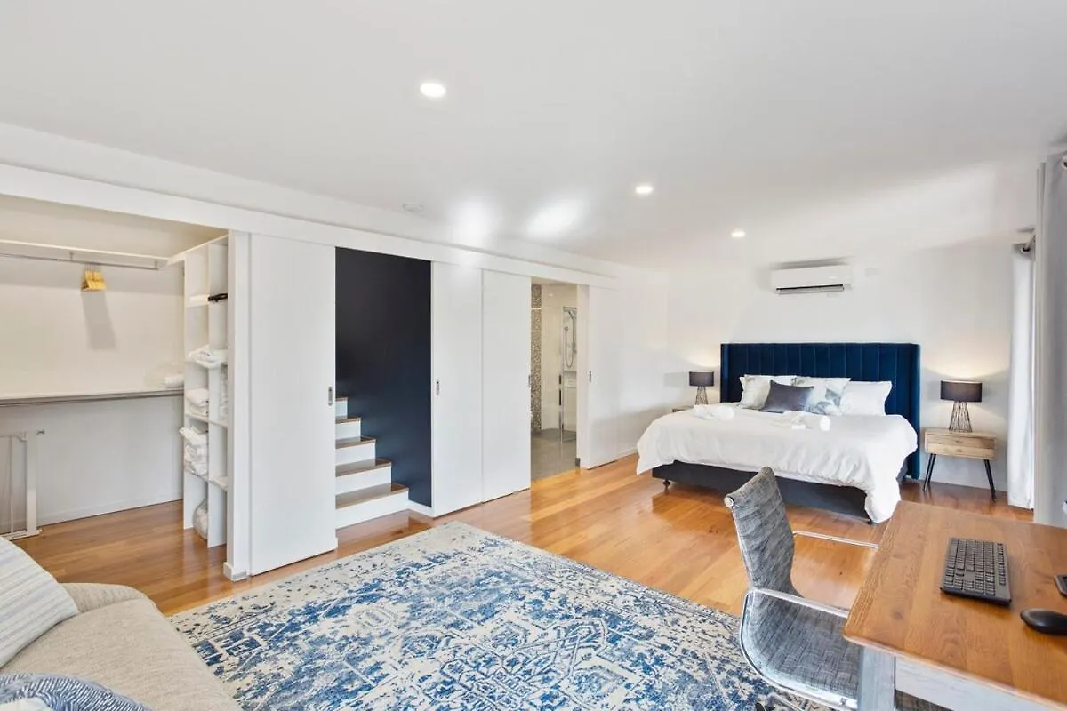 Luxury Getaway In A Statement Steps To Ferienhaus *