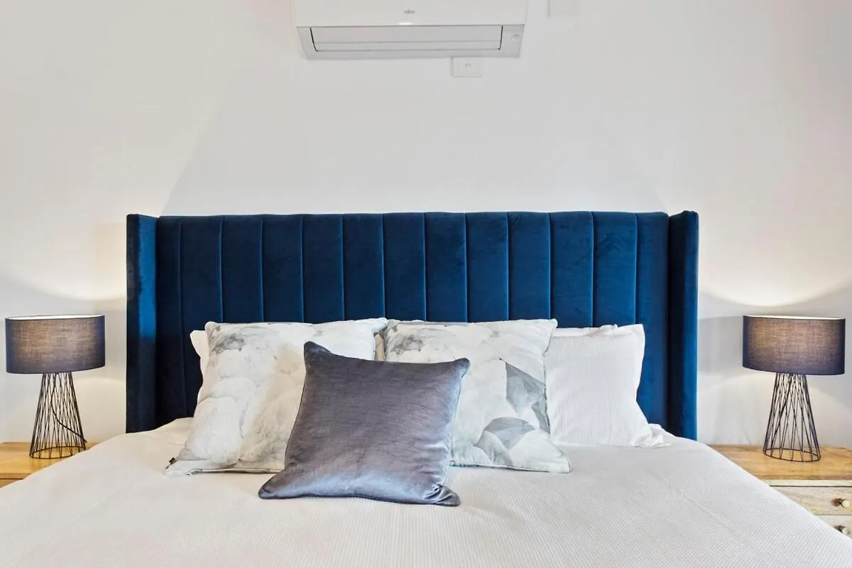 Ferienhaus Luxury Getaway In A Statement Steps To *