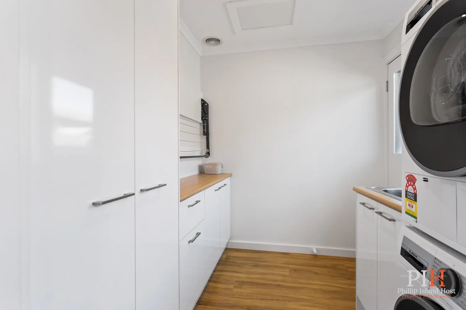 Renovated Lux In Quiet Estate