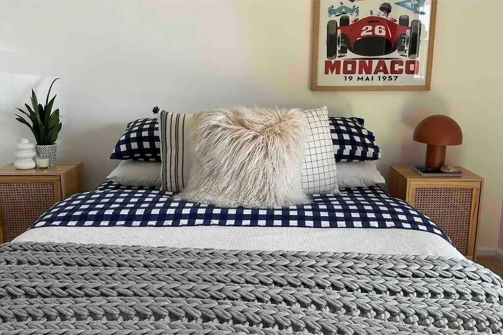 Seaside Shakabode Retreat W Lovely Bay Views Surf Beach