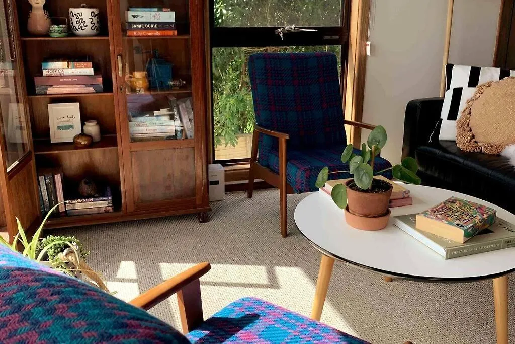 בית נופש Seaside Shakabode Retreat W Lovely Bay Views *
