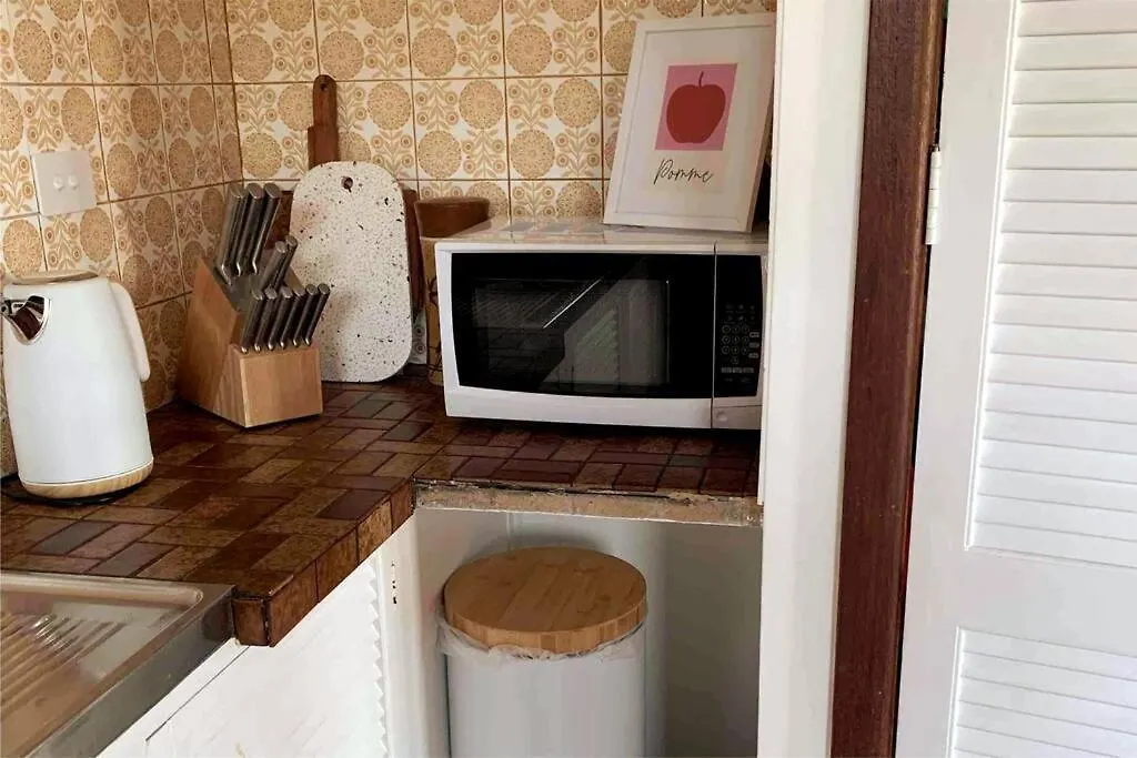 Seaside Shakabode Retreat W Lovely Bay Views בית נופש *