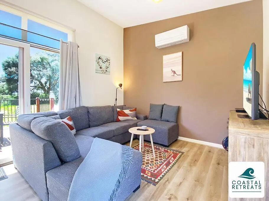 Vila Moya's Phillip Island Cowes