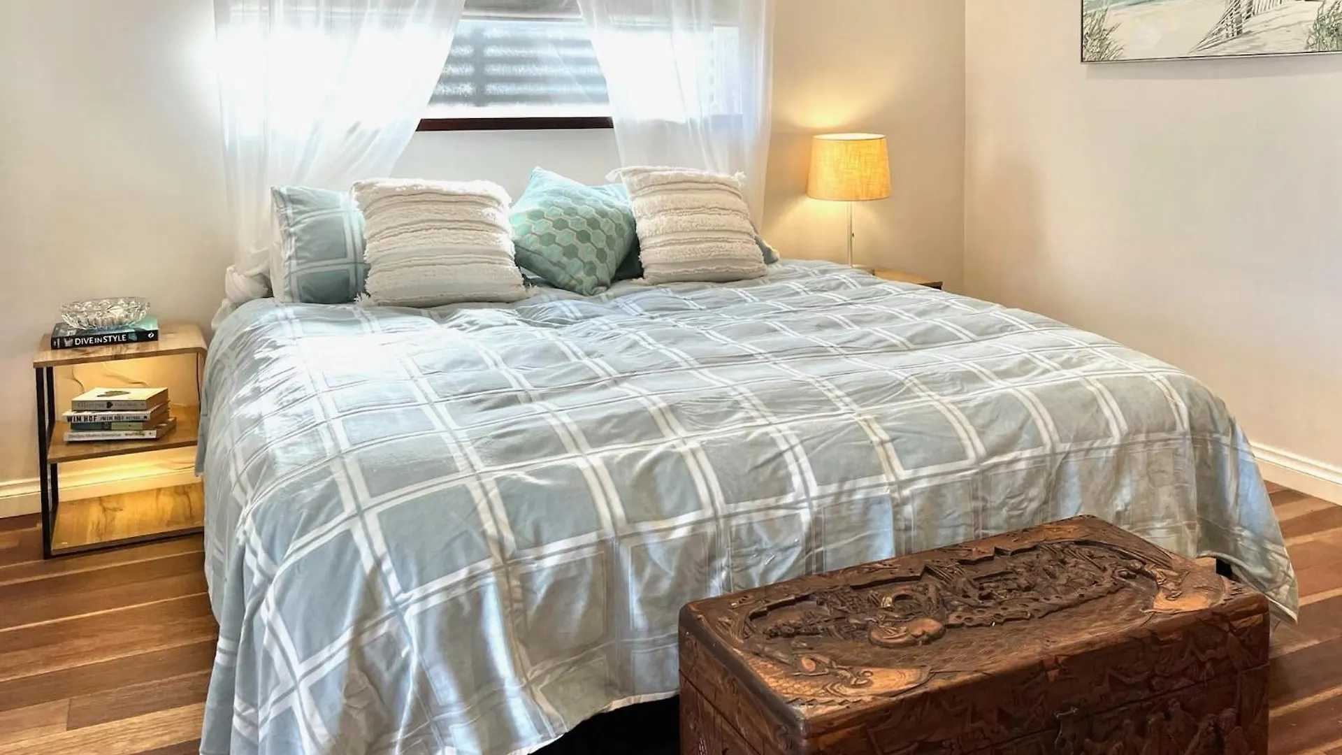לינה וארוחת בוקר Beachfront Surfers Retreat
