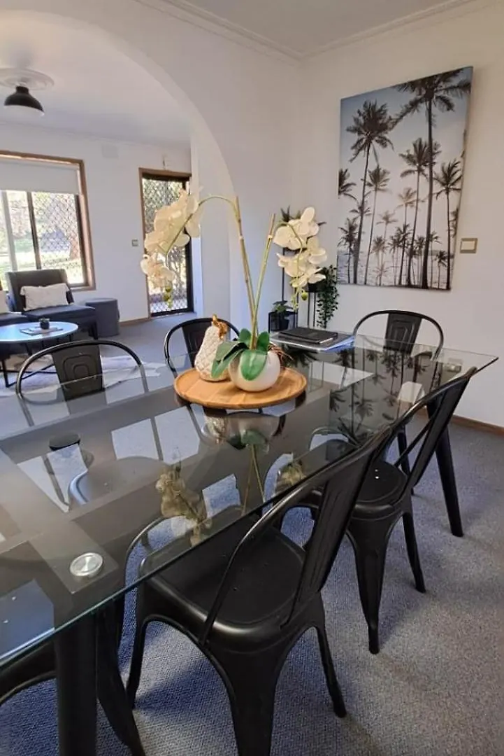 Parklands Villa