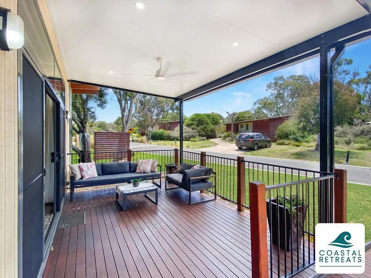 Superior Poolside Retreat Cowes