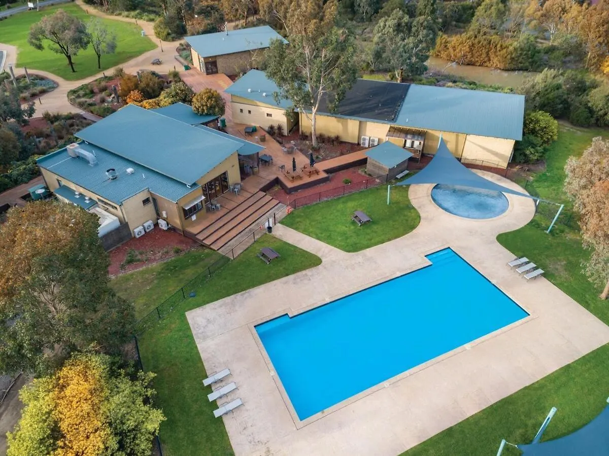 Superior Poolside Retreat Βίλα *