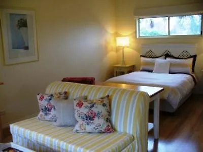 Holmwood 4* カウズ
