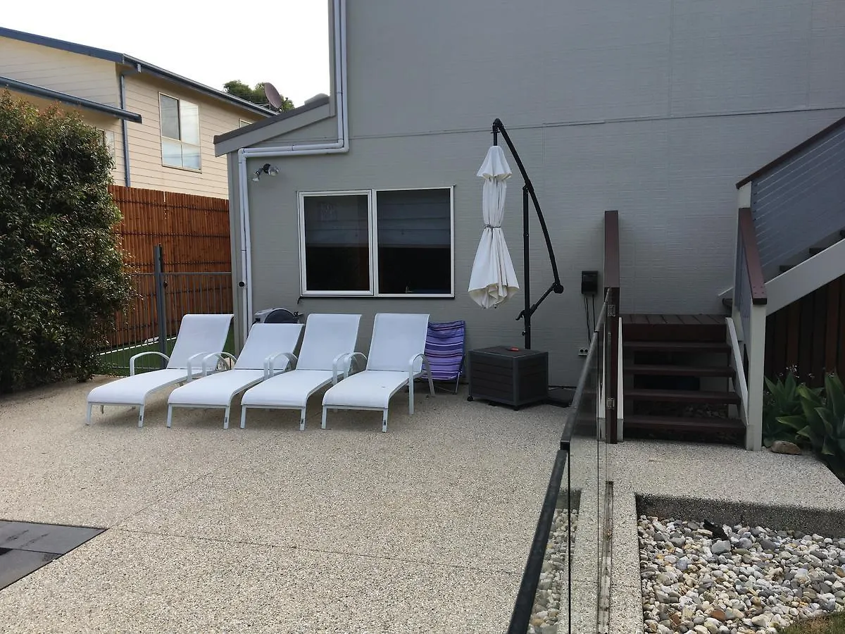 Casa de Férias Grand Escape Mckenzie - Solar Heated Pool Wifi, Netflix 5 Bdrm 4bthrm, Free 8kw Ev Chging *