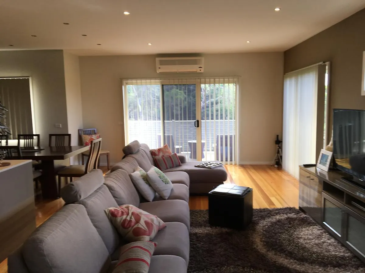 Casa de Férias Grand Escape Mckenzie - Solar Heated Pool Wifi, Netflix 5 Bdrm 4bthrm, Free 8kw Ev Chging *