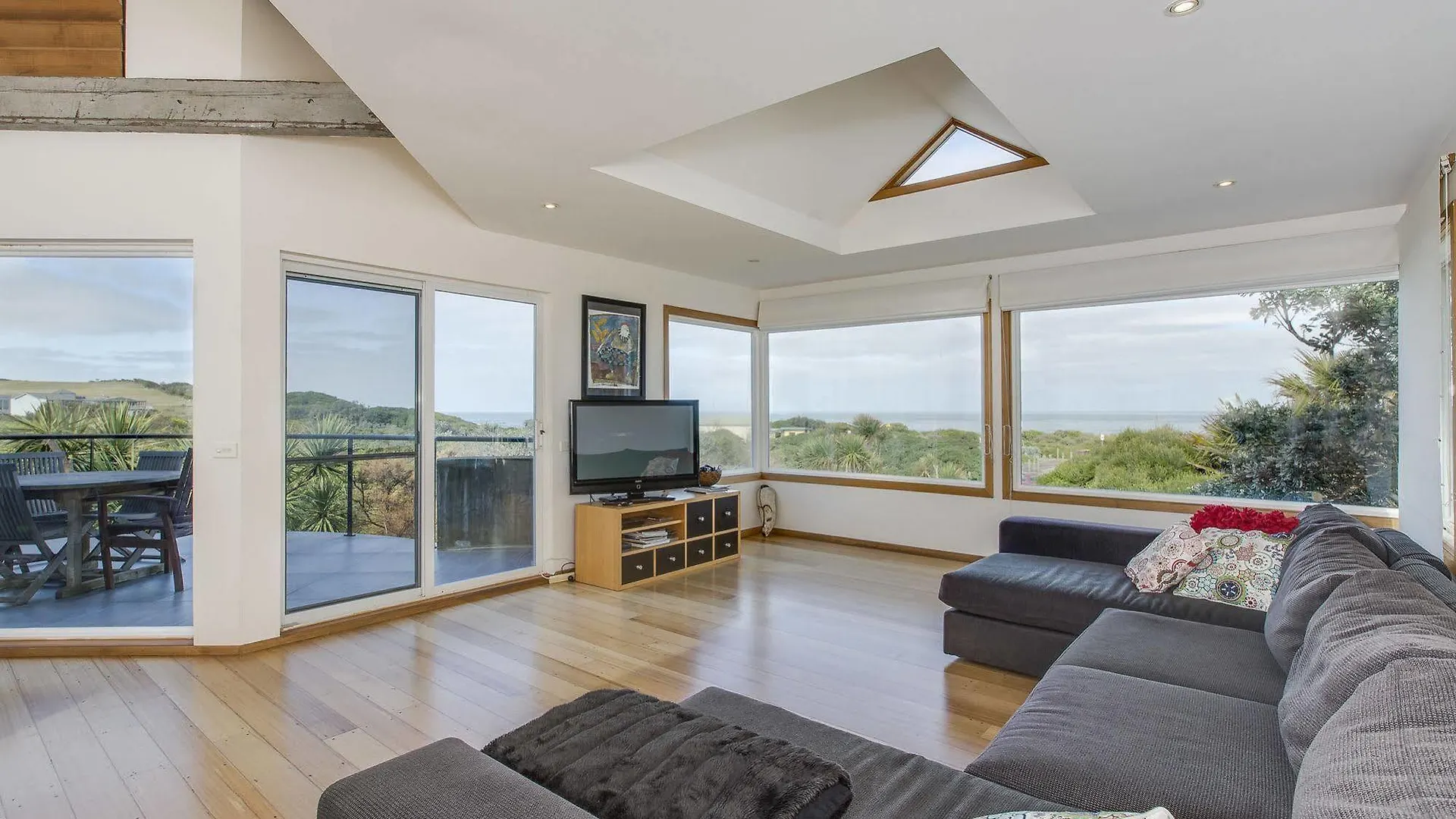 Smith Getaways Beachwood Garden Smiths Beach
