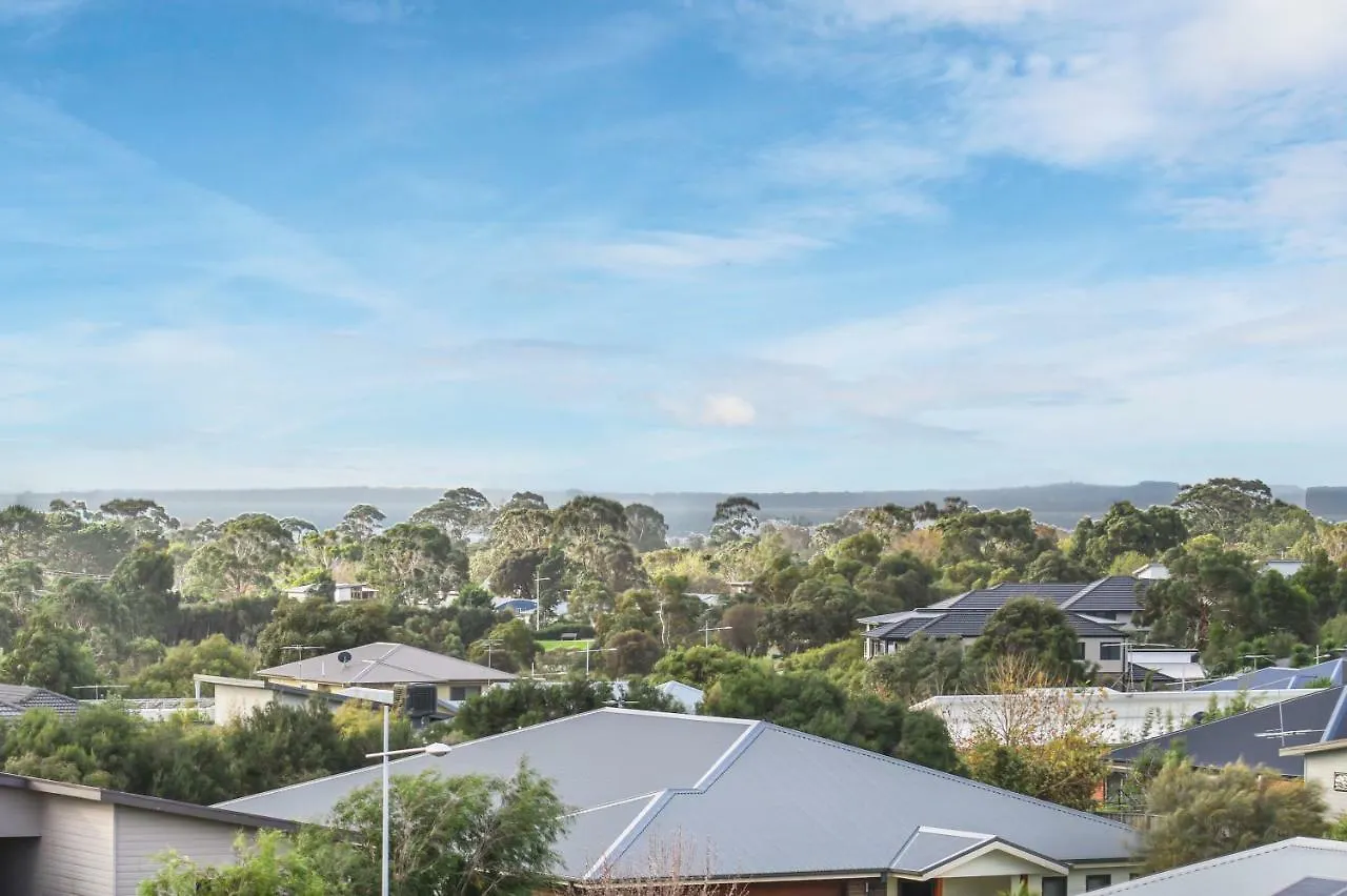12 Echidna Grove * Cowes