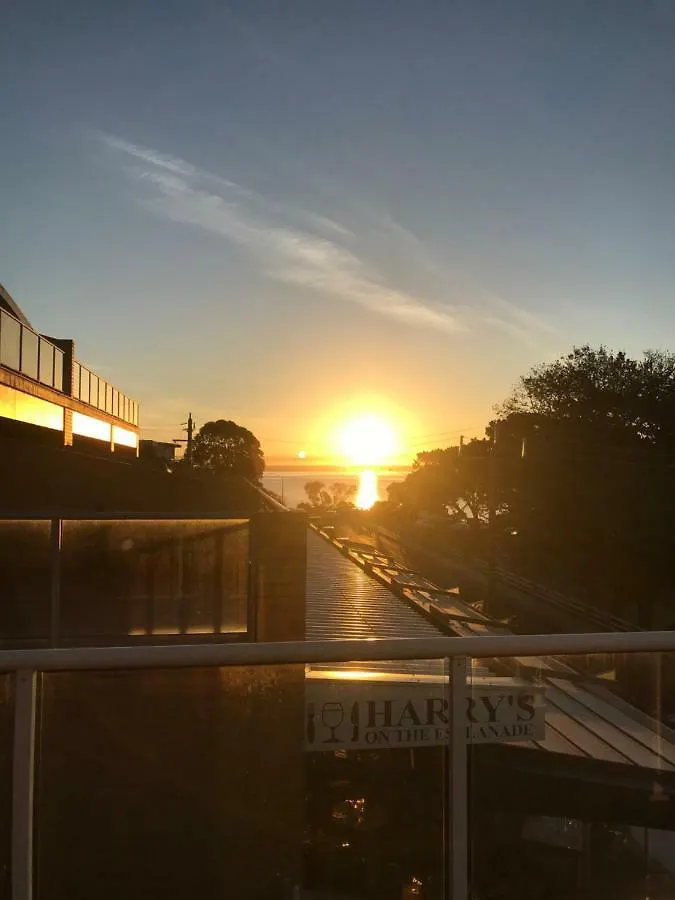 Beachfront Retreat * Cowes